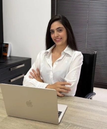 Ana Júlia – Analista Administrativo