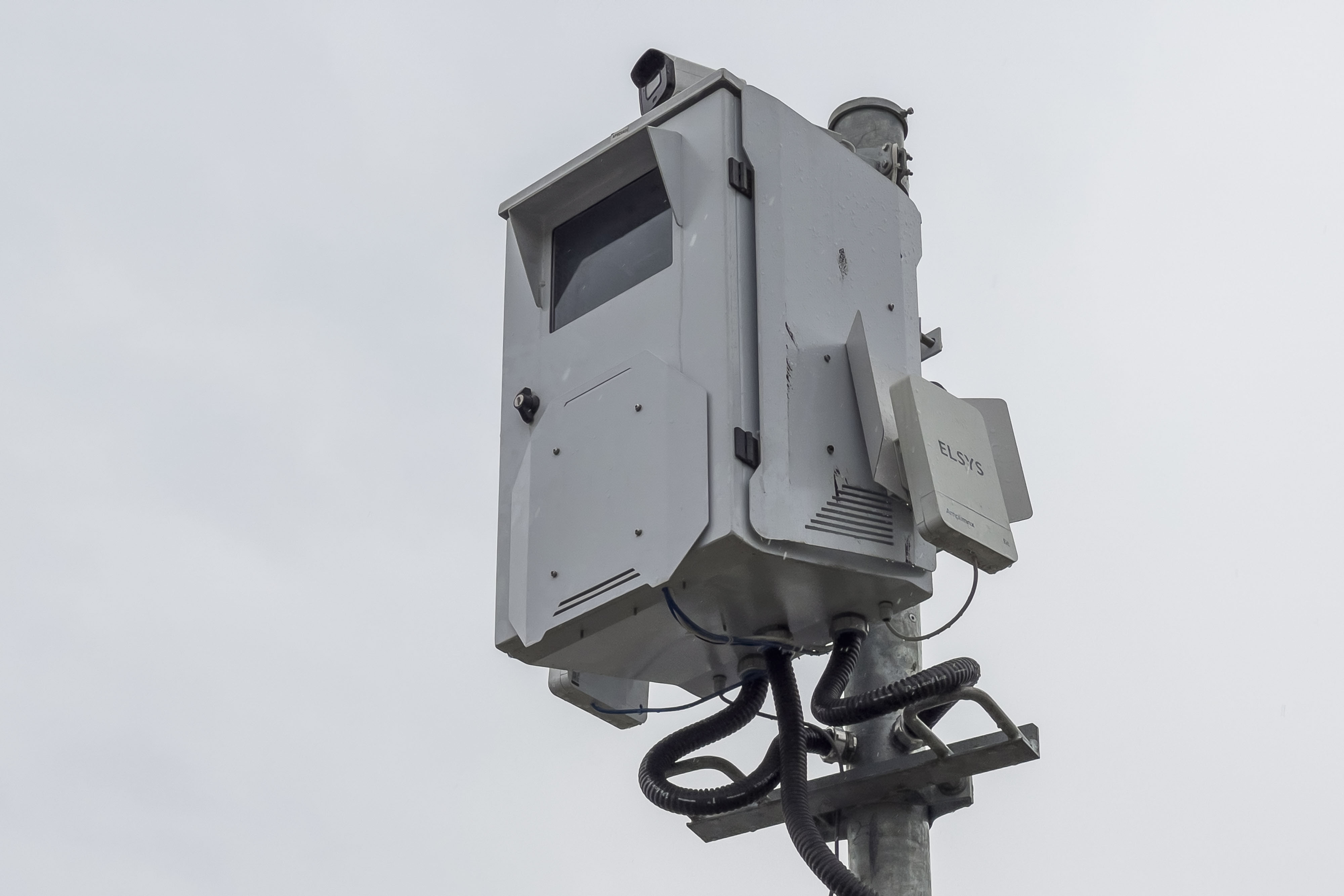 Radar que aplica multas por excesso de ruído está em testes no Brasil