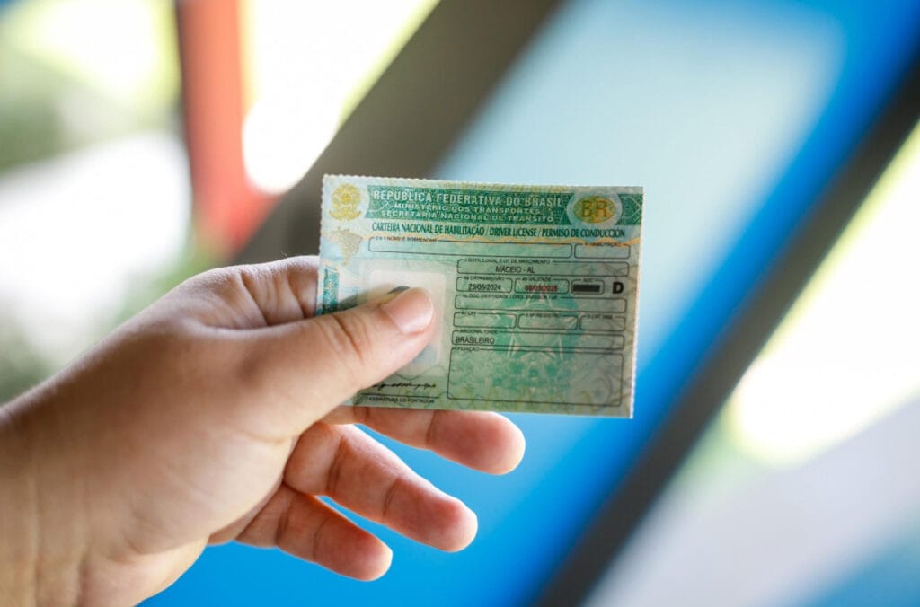 Governo quer levar conteúdo teórico da CNH para o Ensino Médio